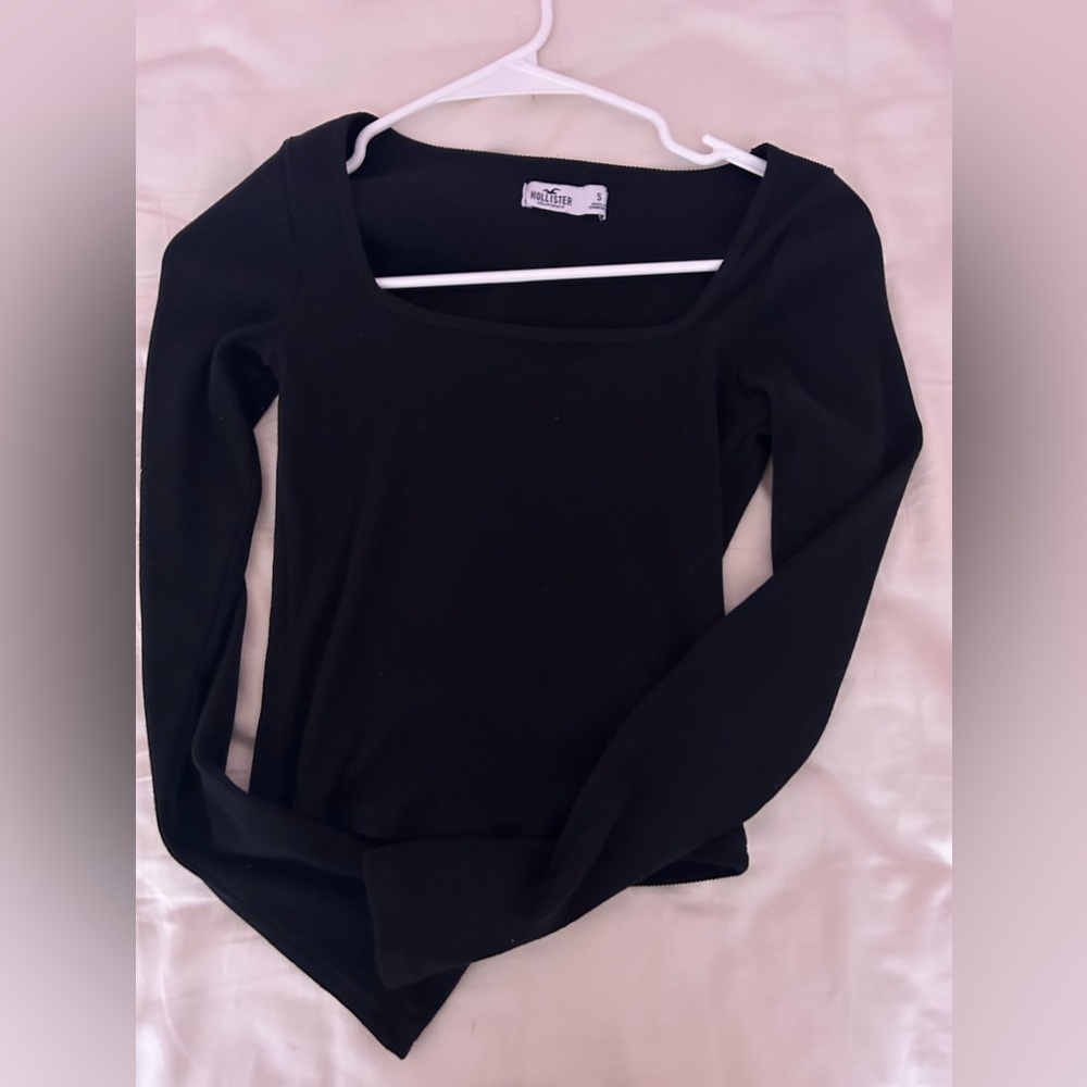 black ribbed hollister long sleeve top